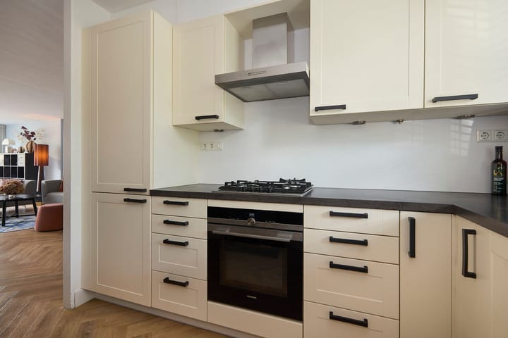Tussenwoning te koop: Else Mauhsstraat 7, Leiden