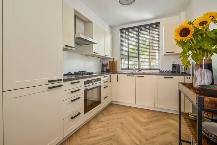 Tussenwoning te koop: Else Mauhsstraat 7, Leiden