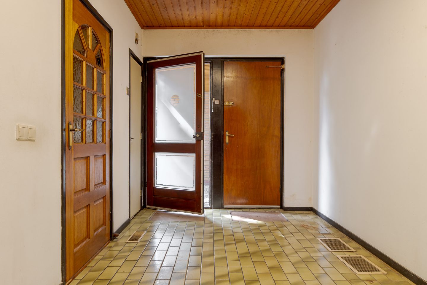 Photo 10 of Leliestraat 11