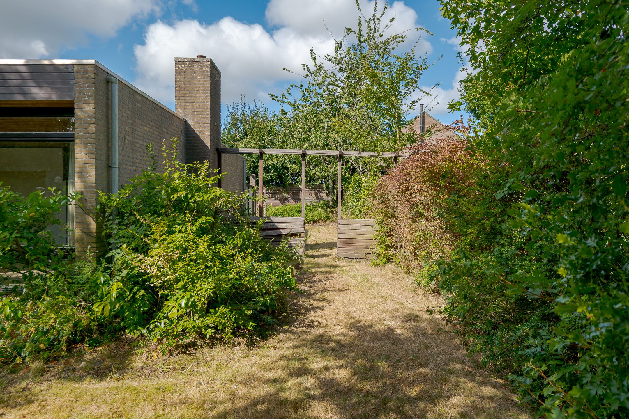 Photo 48 of Leliestraat 11