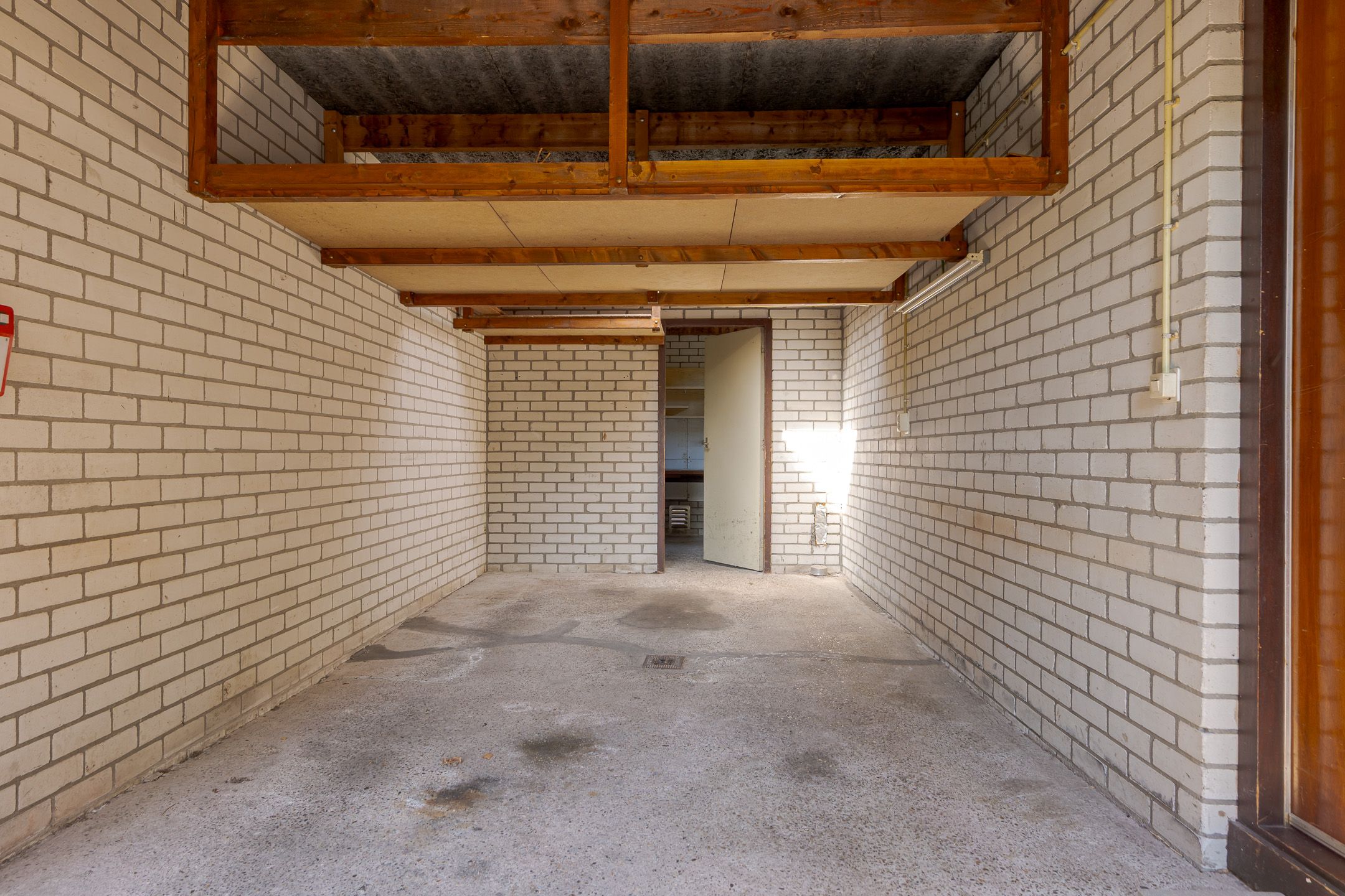 Photo 39 of Leliestraat 11