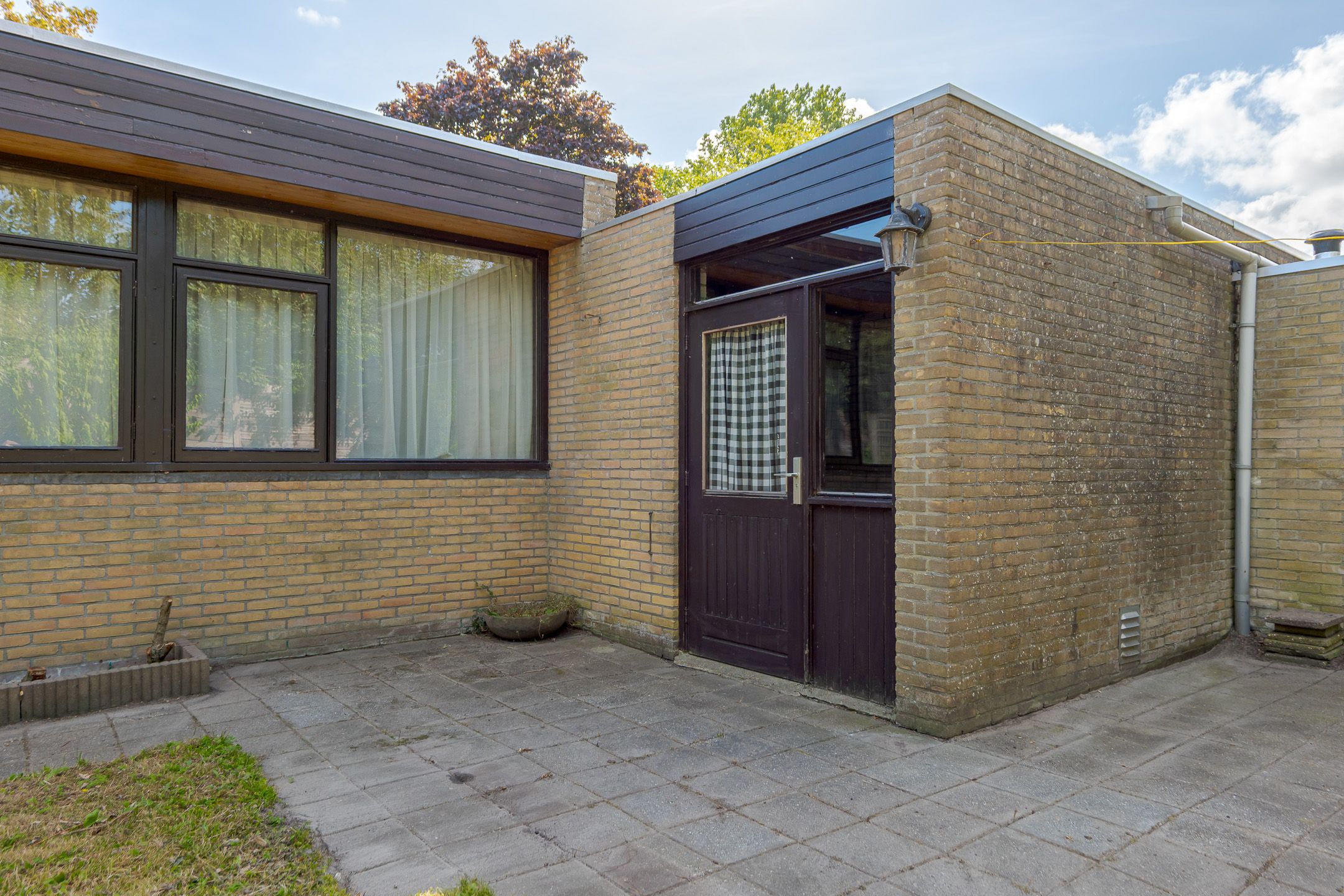 Photo 42 of Leliestraat 11