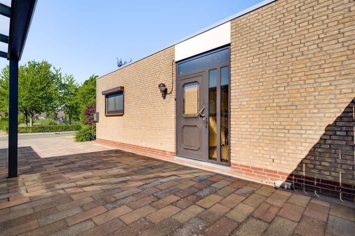 Twee-onder-één-kap te koop: Pastoor Schippersstraat 35, Roggel