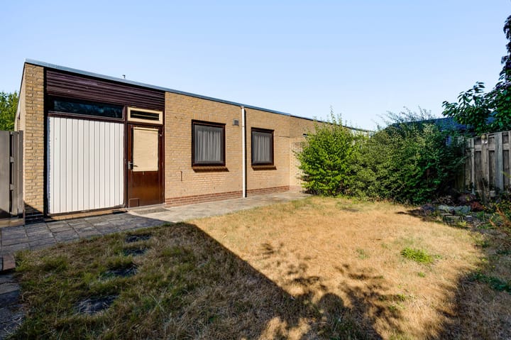 Twee-onder-één-kap te koop: Pastoor Schippersstraat 35, Roggel