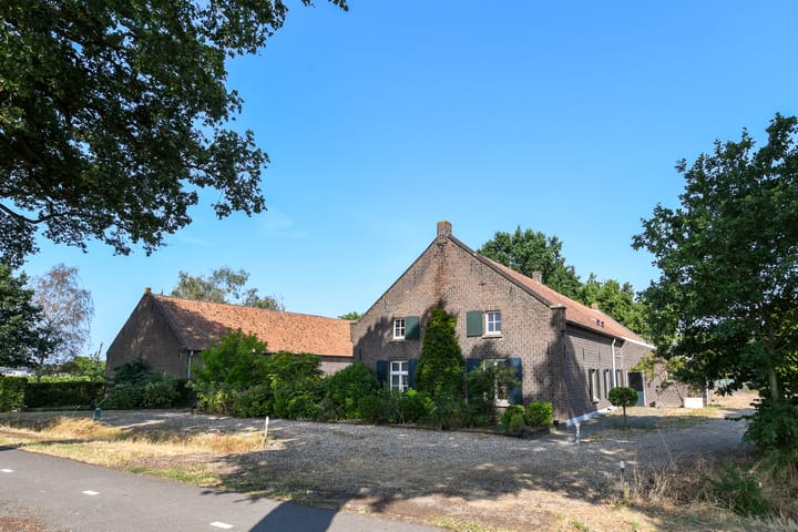 Vrijstaande woning te koop: Rijksweg 13, Kessel