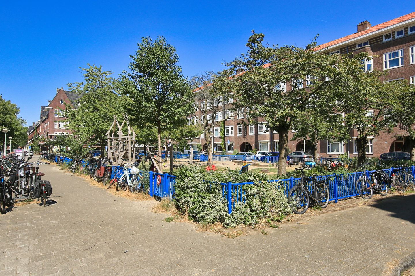Foto 34 van Legmeerplein 15-1