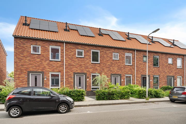 Tussenwoning te koop: Wicher Nijkampstraat 196, Enschede
