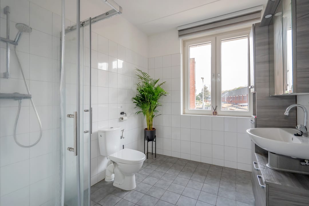 Photo 26 of Abraham van Beyerenstraat 115