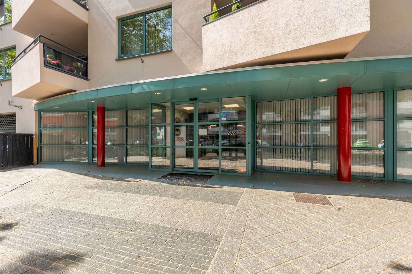 View photo 3 of Raadhuisstraat 40