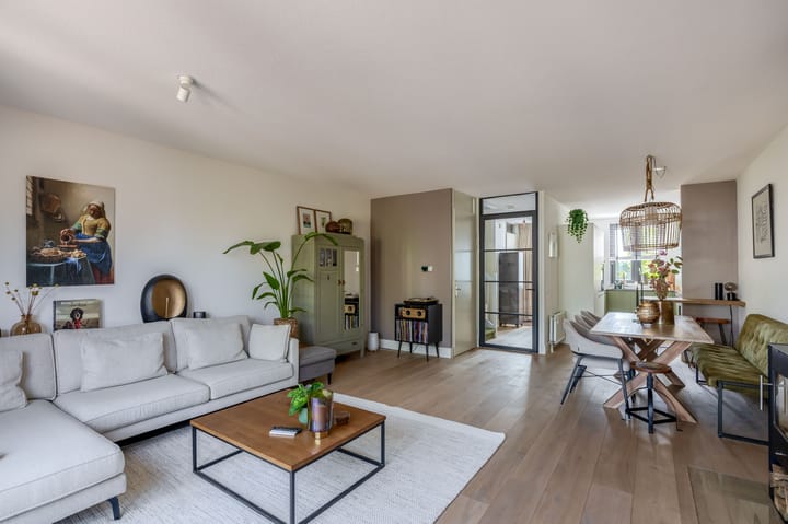 Tussenwoning te koop: Landvoogdes 11, Brielle
