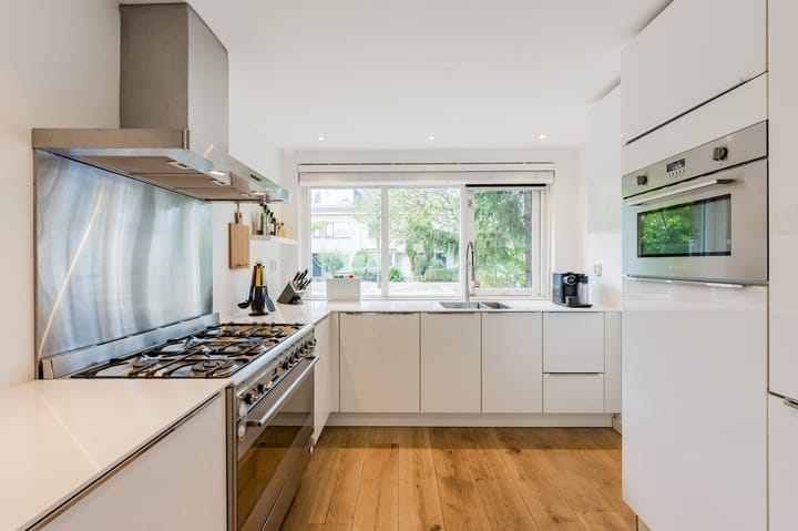 Tussenwoning te koop: Bertus Aafjeslaan 33, Amstelveen