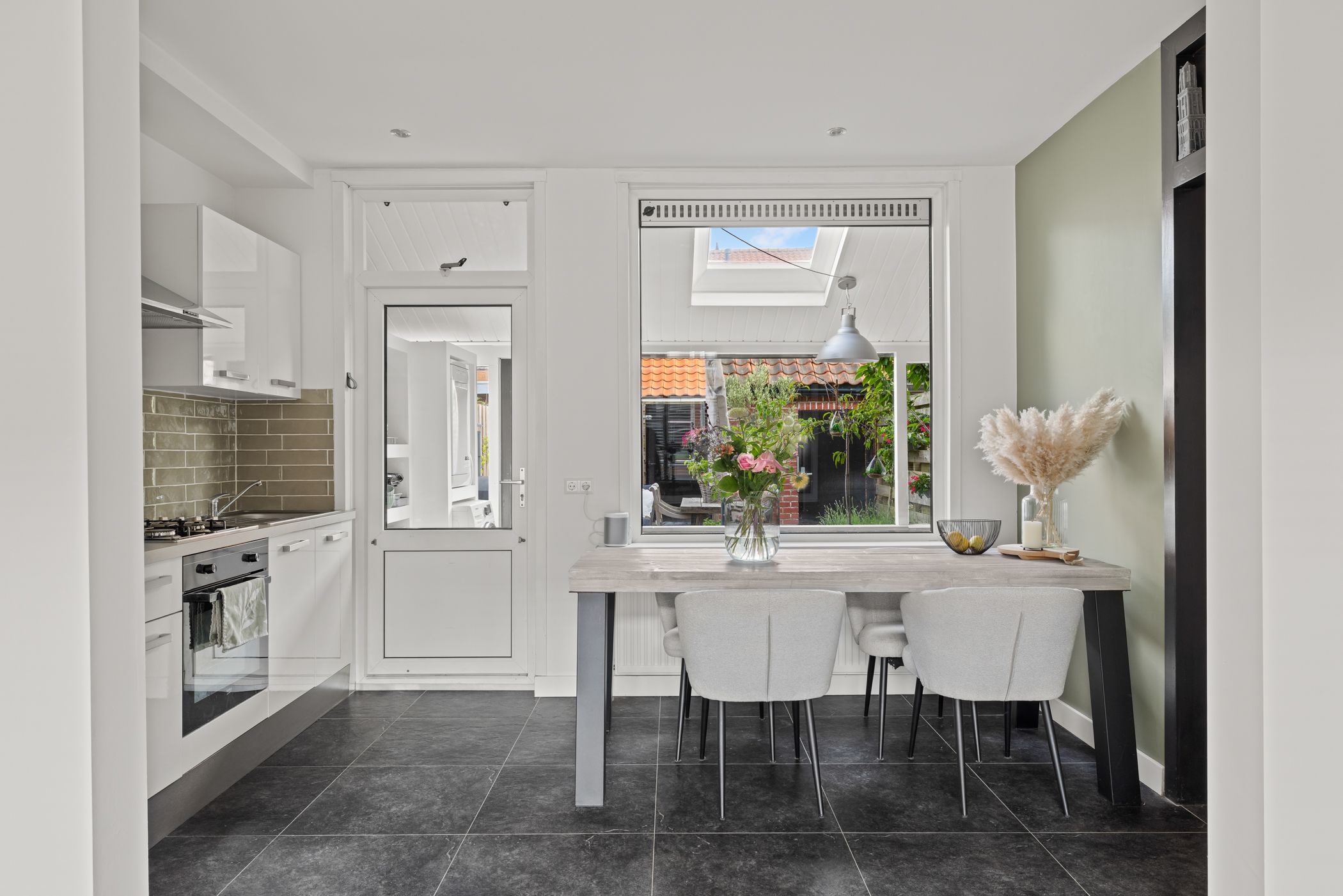 Photo 12 of H. Diemerstraat 31
