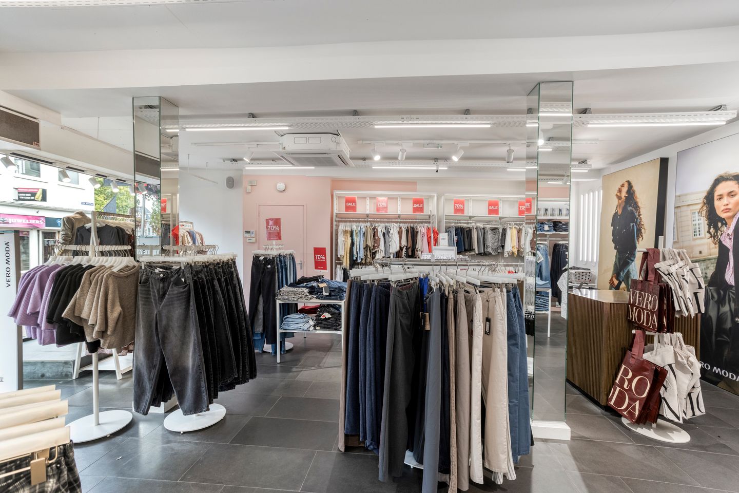 Bekijk foto 5 van Wijde Burgstraat 8-10