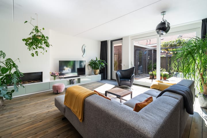 Tussenwoning te koop: Singelplein 54, Woerden