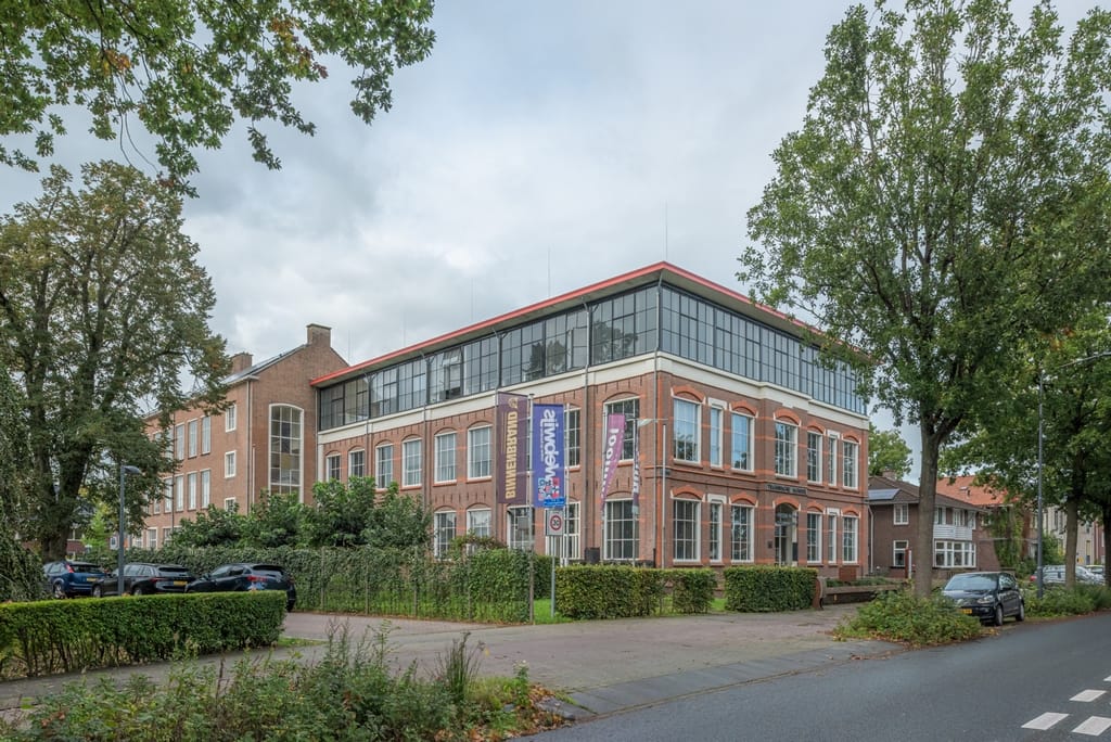 Bekijk foto 2 van Burgemeester Falkenaweg 54