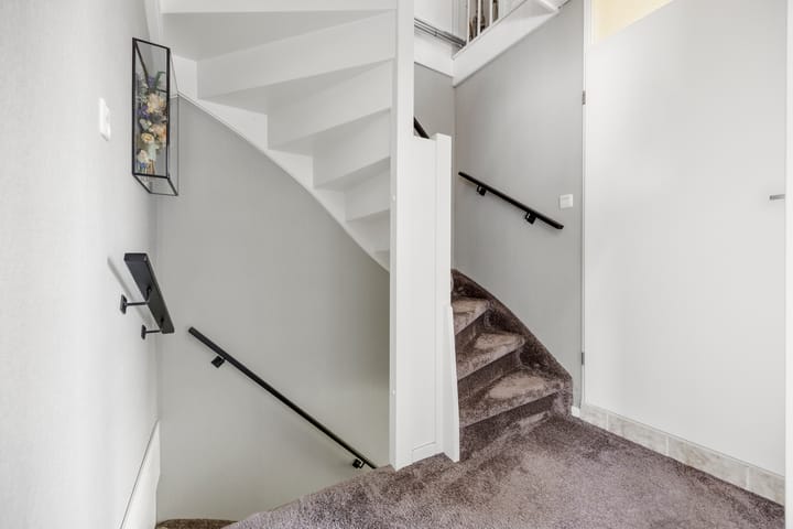 Tussenwoning te koop: Wethouder Van Thiellaan 24, Barneveld