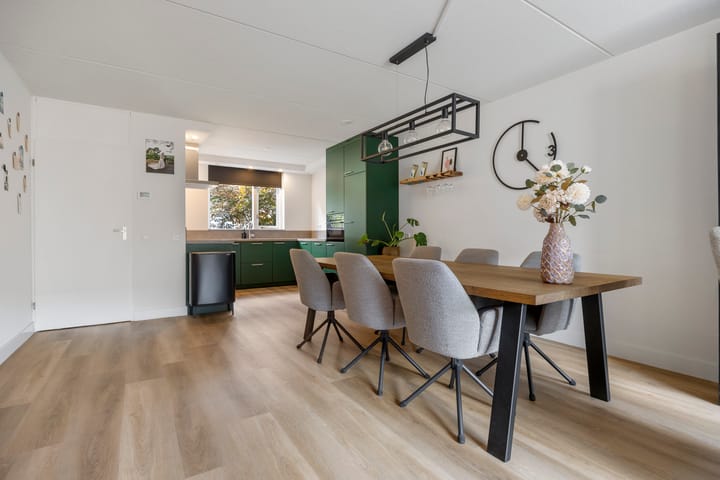 Tussenwoning te koop: Wethouder Van Thiellaan 24, Barneveld
