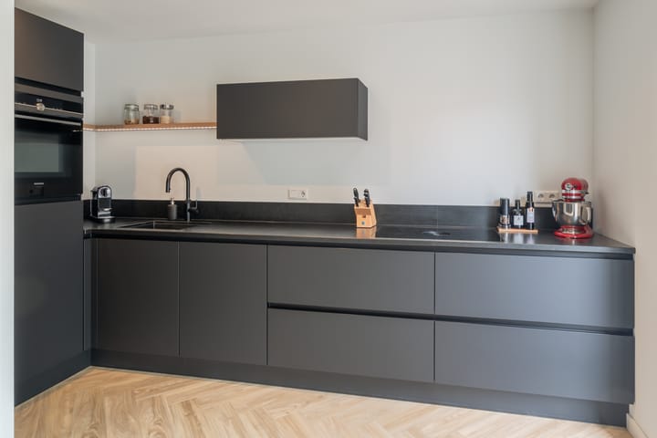Tussenwoning te koop: Burg. Allardstraat 21, Geertruidenberg