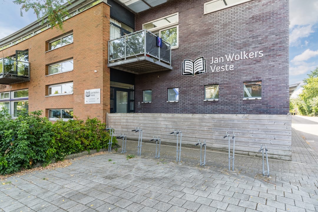 Photo 37 of Jan Wolkershof 4