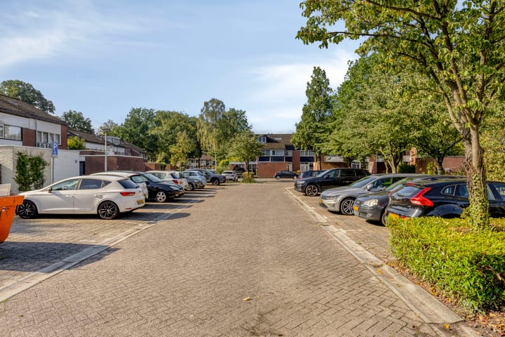 Tussenwoning te koop: hunenveldlaan 64, Oldenzaal