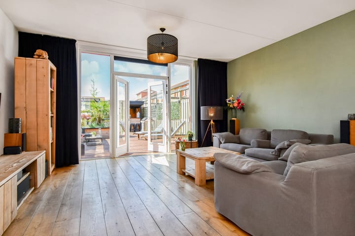 Tussenwoning te koop: Operatie Mannahof 7, Nootdorp