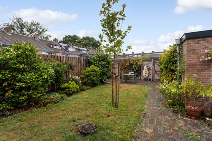 Tussenwoning te koop: Zuidsingel 57, Kortenhoef