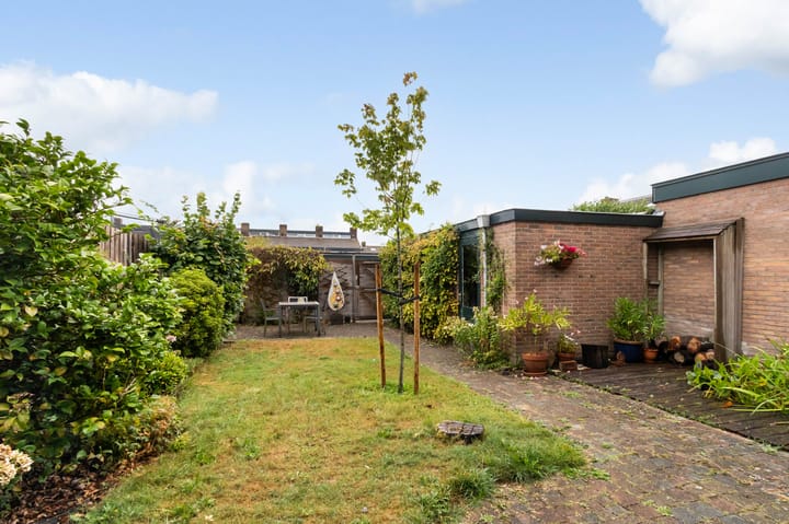 Tussenwoning te koop: Zuidsingel 57, Kortenhoef