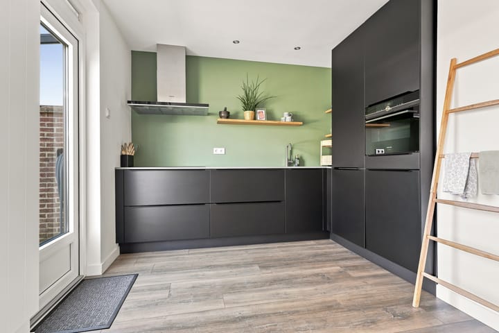 Tussenwoning te koop: Jean Monnetstraat 252, Heemskerk