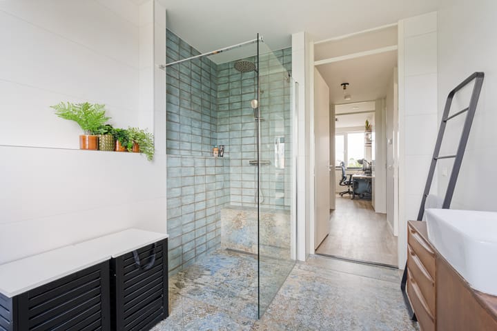 Hoekwoning te koop: Rammenas 17, Roelofarendsveen