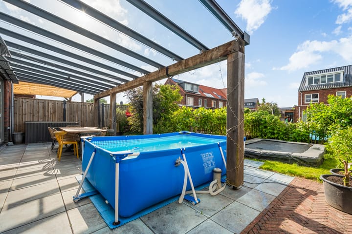 Hoekwoning te koop: Rammenas 17, Roelofarendsveen