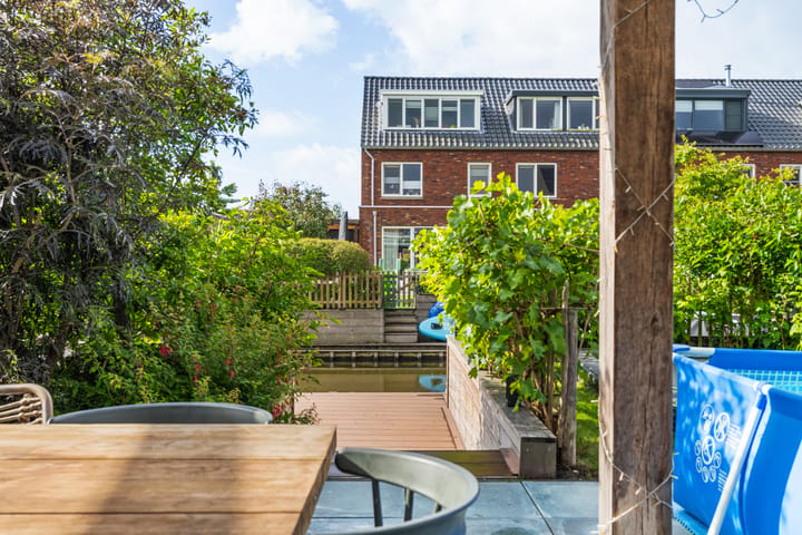Hoekwoning te koop: Rammenas 17, Roelofarendsveen