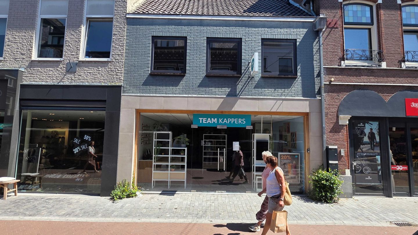 View photo 1 of Voorstraat 53
