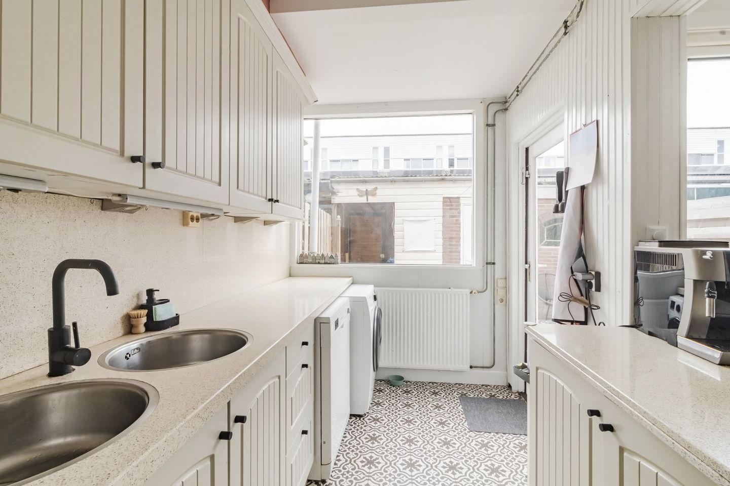 Photo 19 of Mauritsstraat 26