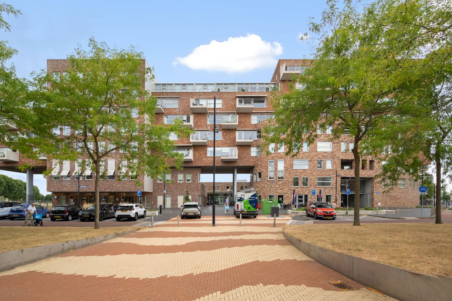 Foto 1 van Middeldijkerplein 72