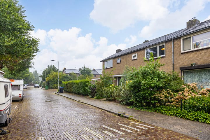 Tussenwoning te koop: De Moorstraat 14, Arnhem