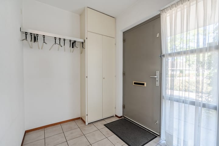 Tussenwoning te koop: Heidezoom 22, Geldrop