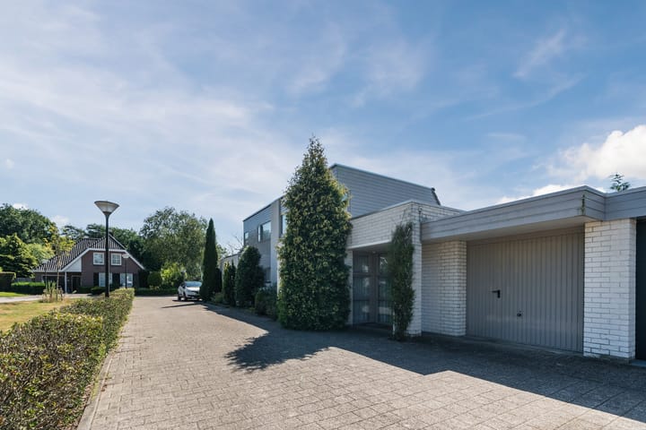 Tussenwoning te koop: Heidezoom 22, Geldrop