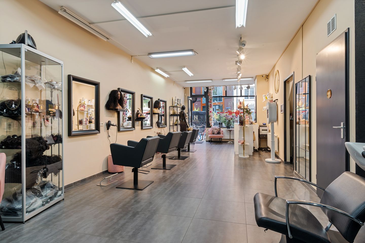 View photo 2 of Gerard Doustraat 192-H