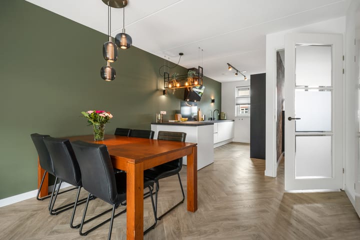 Tussenwoning te koop: Plataanpad 10, Hoef En Haag