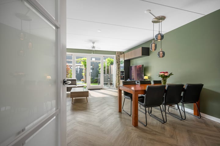 Tussenwoning te koop: Plataanpad 10, Hoef En Haag