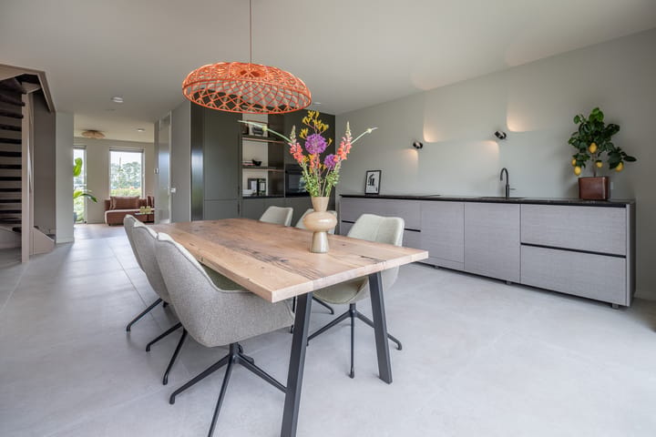 Hoekwoning te koop: J. van den Broekstraat 7, Barneveld