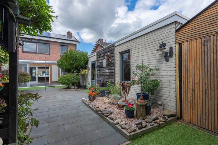 Twee-onder-één-kap te koop: Stiftstraat 7, Landgraaf