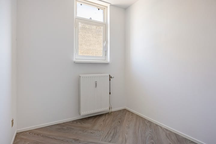 Appartement te koop: Henry Moorepassage 196, Capelle Aan Den Ijssel