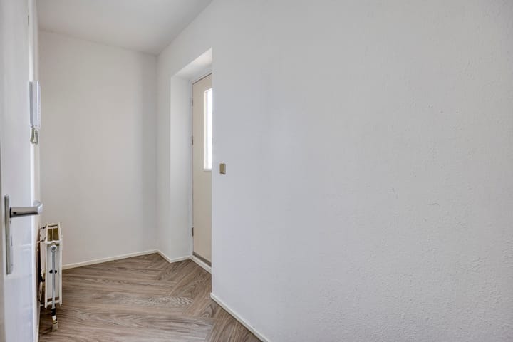 Appartement te koop: Henry Moorepassage 196, Capelle Aan Den Ijssel
