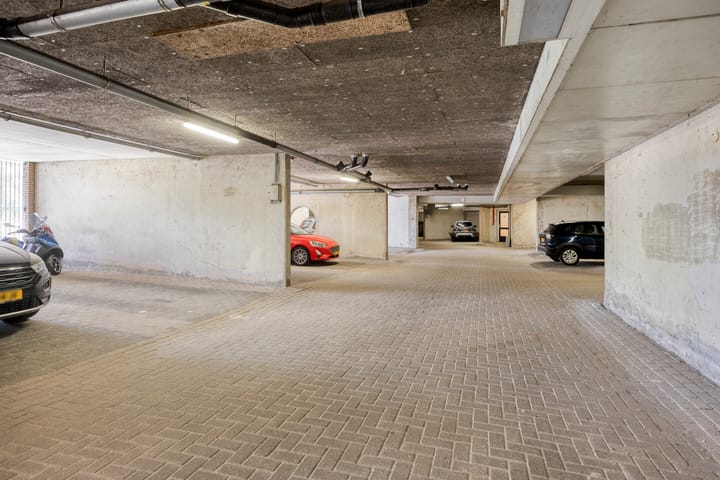Appartement te koop: Henry Moorepassage 196, Capelle Aan Den Ijssel