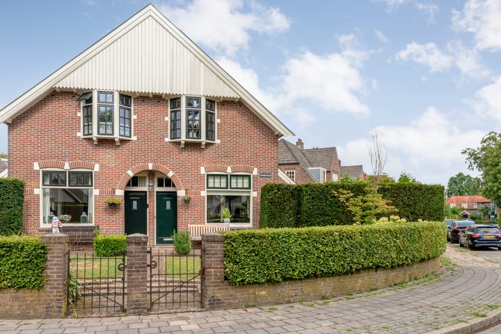 Twee-onder-één-kap te koop: Conradstraat 22, Hengelo