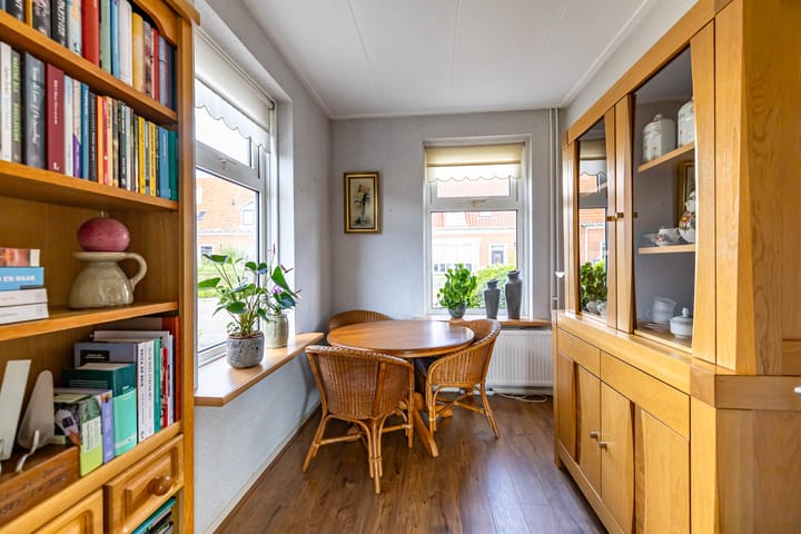 Twee-onder-één-kap te koop: Ridenbergstraat 20, Farmsum
