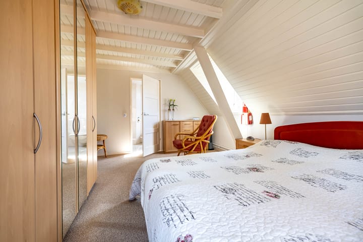 Twee-onder-één-kap te koop: Ridenbergstraat 20, Farmsum