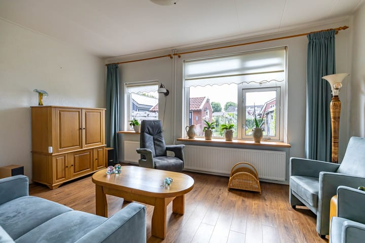 Twee-onder-één-kap te koop: Ridenbergstraat 20, Farmsum