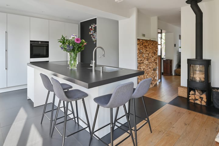 Tussenwoning te koop: Hoepelbuigerslaan 10, Nederhorst Den Berg